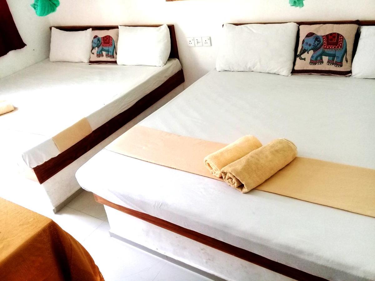 River Side & Swimming Pool Bed & Breakfast Udawalawe Eksteriør bilde
