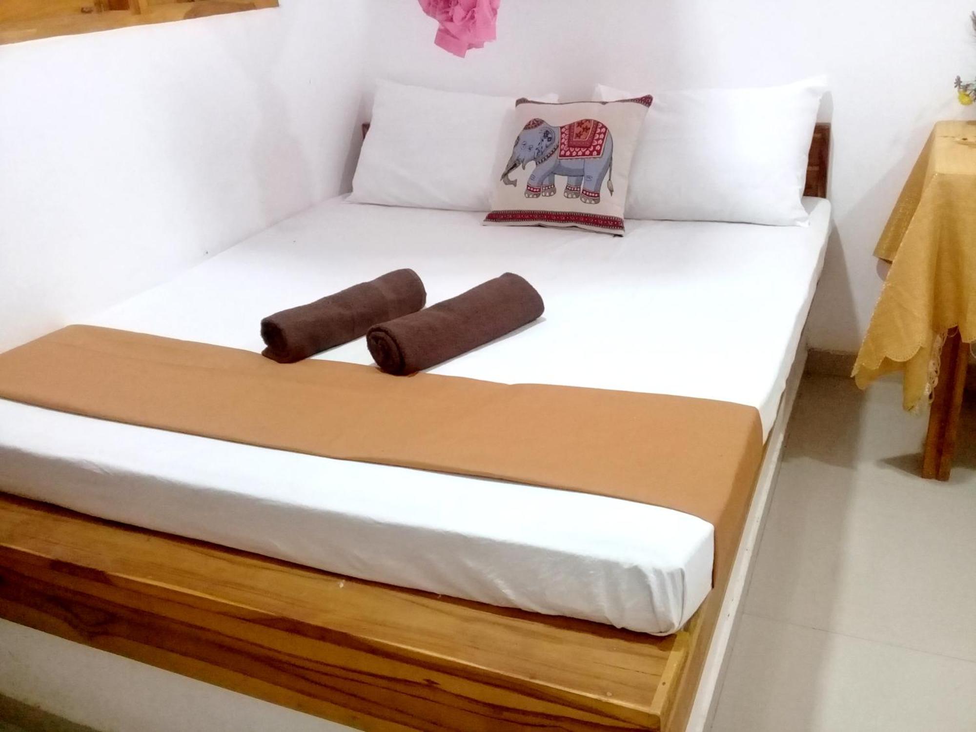 River Side & Swimming Pool Bed & Breakfast Udawalawe Eksteriør bilde
